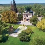 Castelo neoclássico, degustação de vinhos com vista para o jardim e almoço nos vinhedos: conheça roteiro luxuoso da Bodega Luigi Bosca, em Mendoza