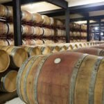 Barricas de Carvalho: Ferramenta de Precisão para a Arquitetura Sensorial dos Vinhos