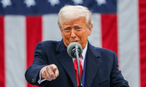 Trump cria contas de poupança para recém-nascidos com bônus de cerca de R$ 5,2 mil