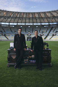 Ícones do futebol se encontram no Maracanã em ação que celebra legado e permanência