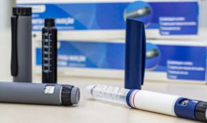 Anvisa proíbe venda de canetas emagrecedoras ilegais após paciente desenvolver síndrome grave