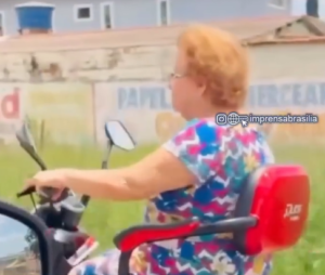 Liberdade não tem idade: idosa de 84 anos realiza sonho e sai sozinha de triciclo em cidade de Goiás