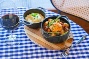 Nova plataforma gastronômica promete fazer brasilienses comerem mais fora pagando metade