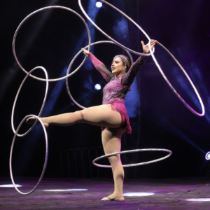 Espetáculo circense aposta em tecnologia e manobras radicais em temporada na capital