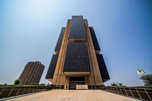 Focus: mercado ajusta projeções e sinaliza cenário mais desafiador para 2026