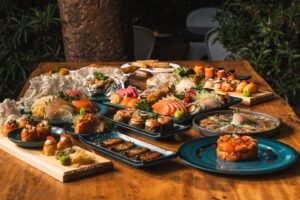 Rodízio japonês aposta em experiência completa no outono