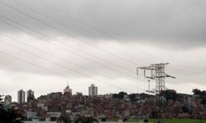 Chuva intensa e temporais marcam o fim de semana no Brasil
