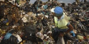 DF Legal multa fábrica em R$ 30 mil por lixo irregular no Gama