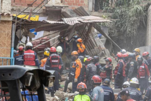 Fortes terremotos atingem a Venezuela, deixam mortos e provocam destruição