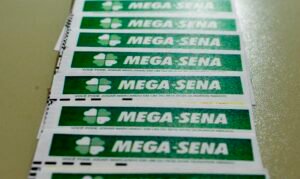 Mega-Sena sorteia números e prêmio acumula em R$ 38 milhões