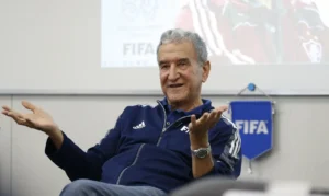 Parreira apresenta melhora e deve deixar UTI até o fim de semana