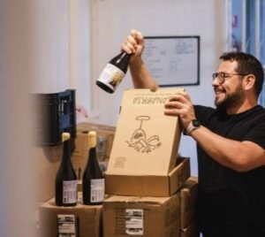 Carlos Sanabria expande produção de vinhos autorais para Portugal