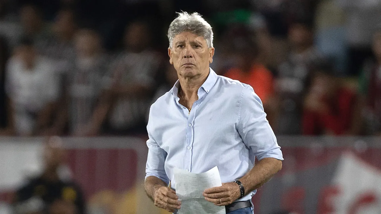 Renato Gaúcho segue no Grêmio após derrota para o Cruzeiro