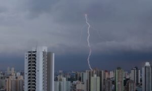 São Paulo enfrenta novas chuvas fortes nesta quinta-feira
