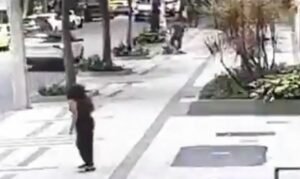 Professora aposentada é baleada em assalto no Leblon, no Rio